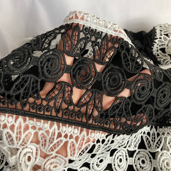 Jealous Tomato Stripped Crochet Cropped Top Size Small - Picture 10 of 11